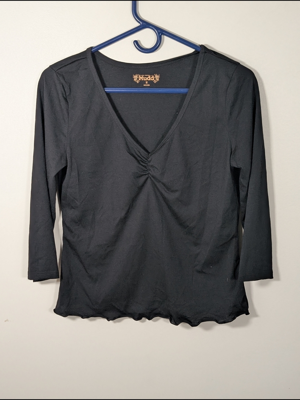 Mudd Black V-Neck Ruched Long Sleeve Top
